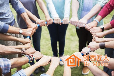 團(tuán)隊(duì)化運(yùn)營(yíng)，更容易分析抓住用戶痛點(diǎn)